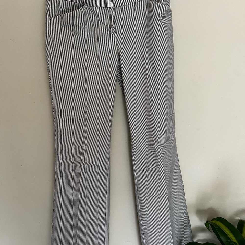 Chic Gray Striped Pants